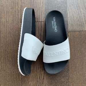 Valentino Slides